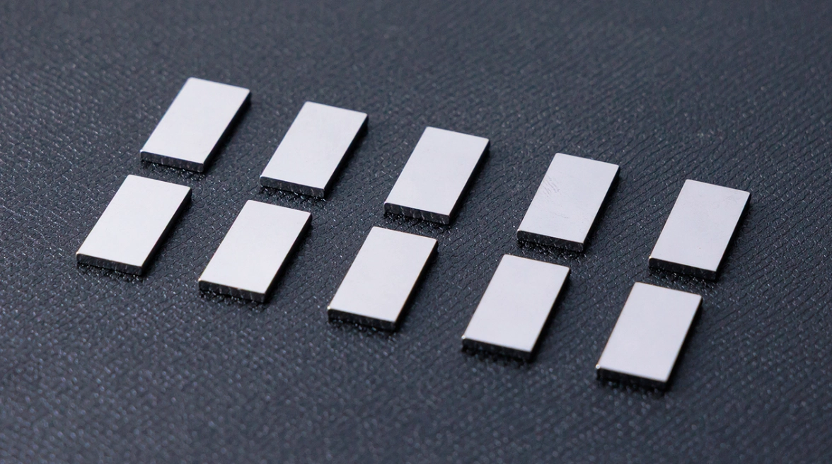 <?php echo esc_attr(!empty($item['title']) ? $item['title'] : '製品画像' . ($index + 1)); ?>